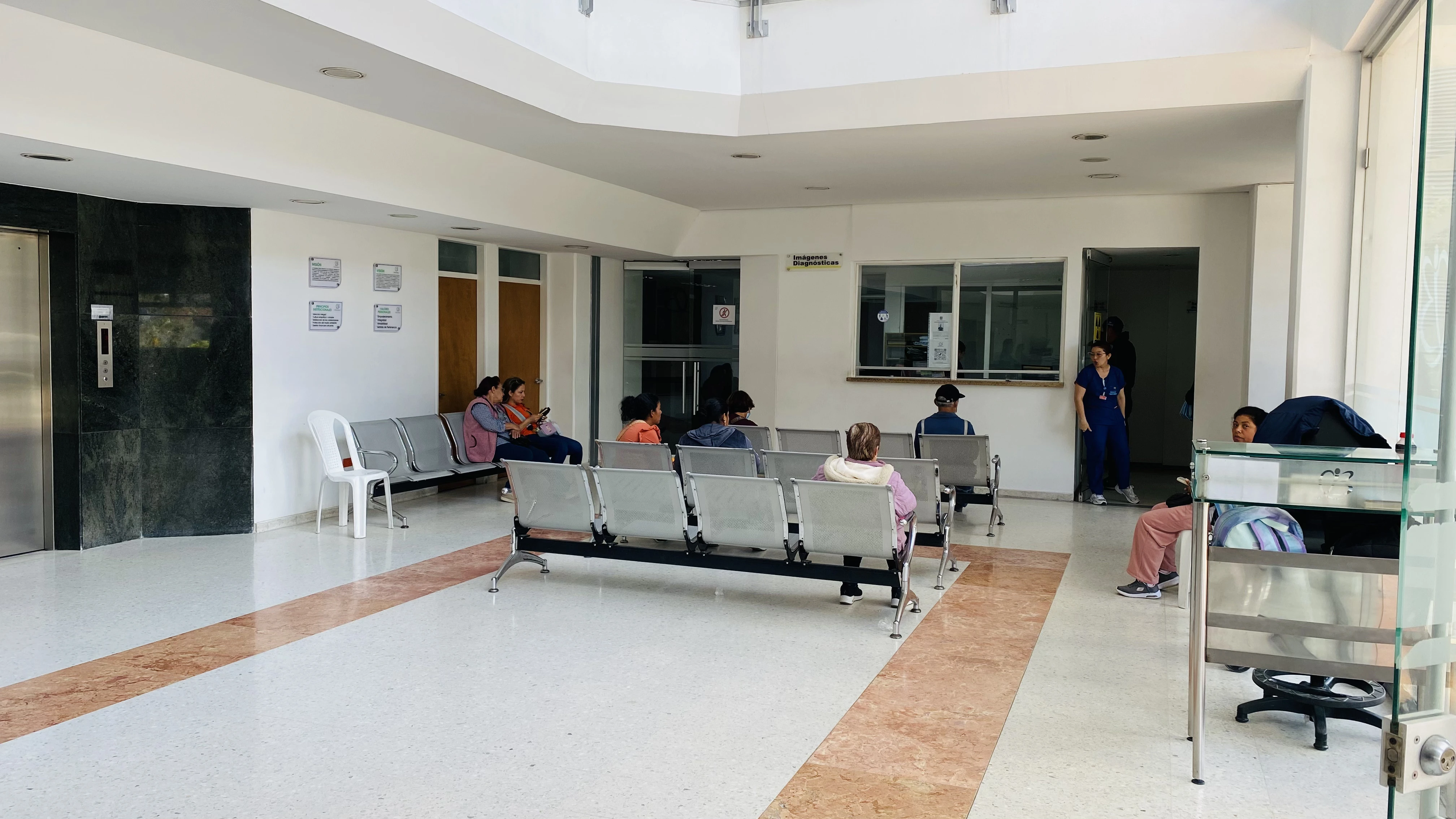 Sala de espera y atención